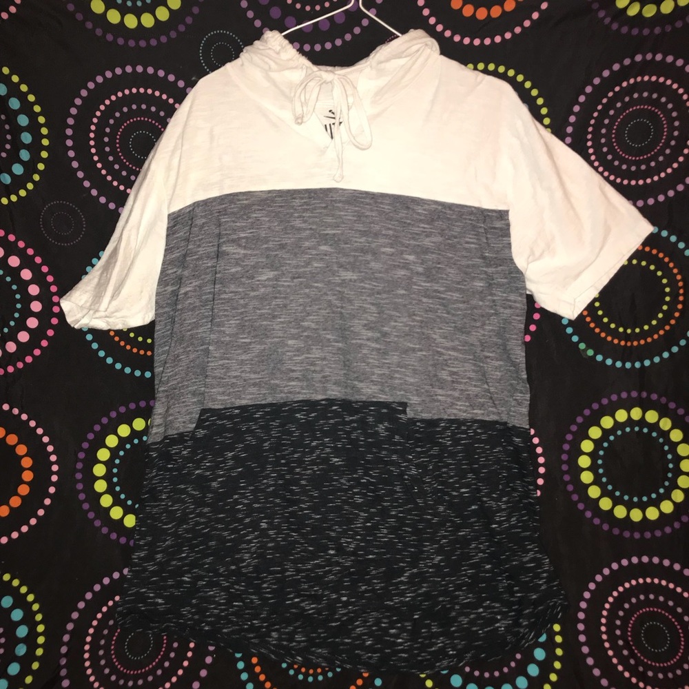 Men’s short sleeve hooded shirt